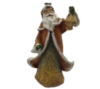 Polyresin: 35cm | Santa holding a lantern