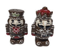 Salt & Pepper Shakers: 6.8cm(W) x 10cm(H) | Nutcracker